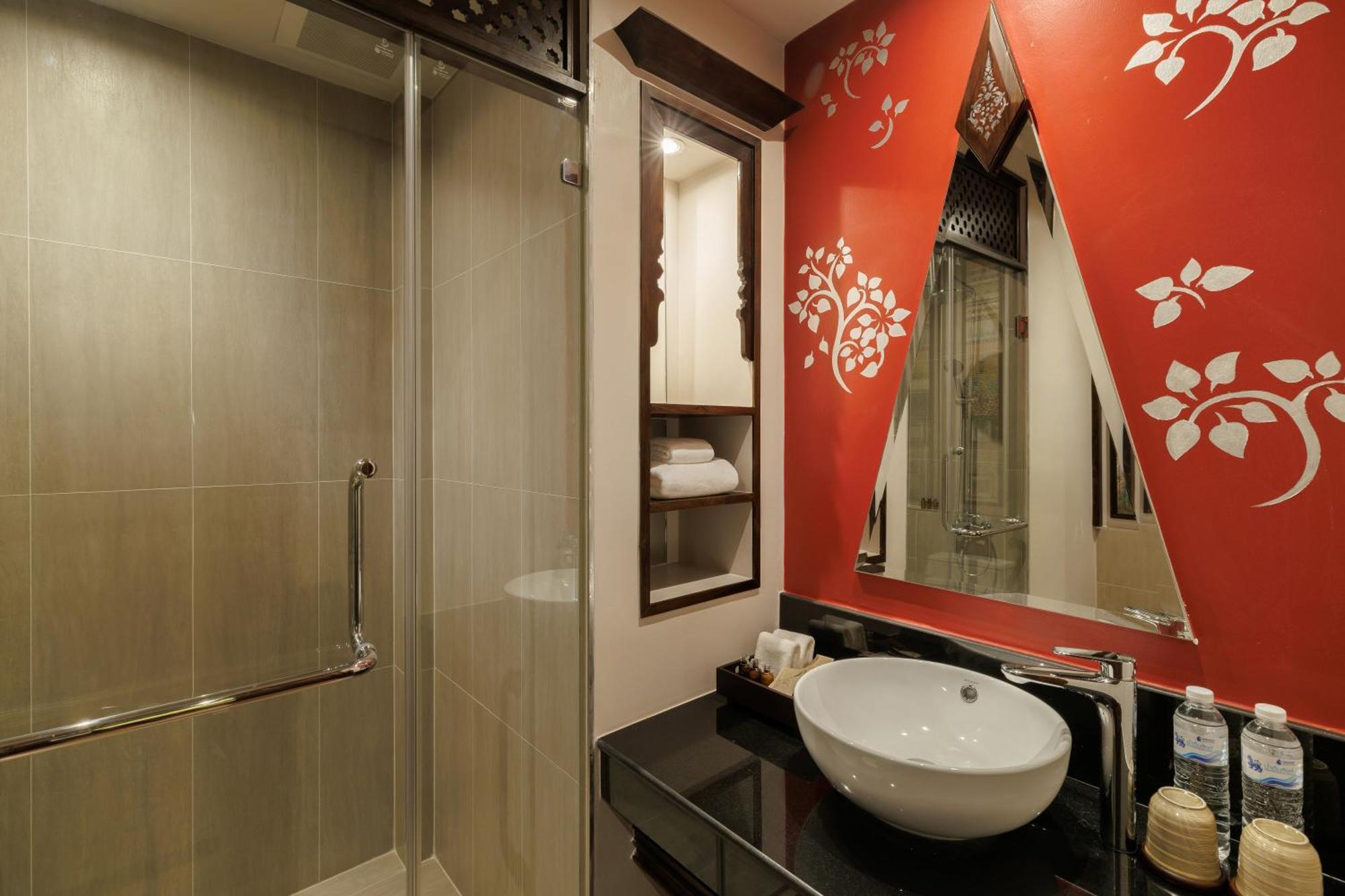 Akira Thaphae Hotel Чиангмай Экстерьер фото