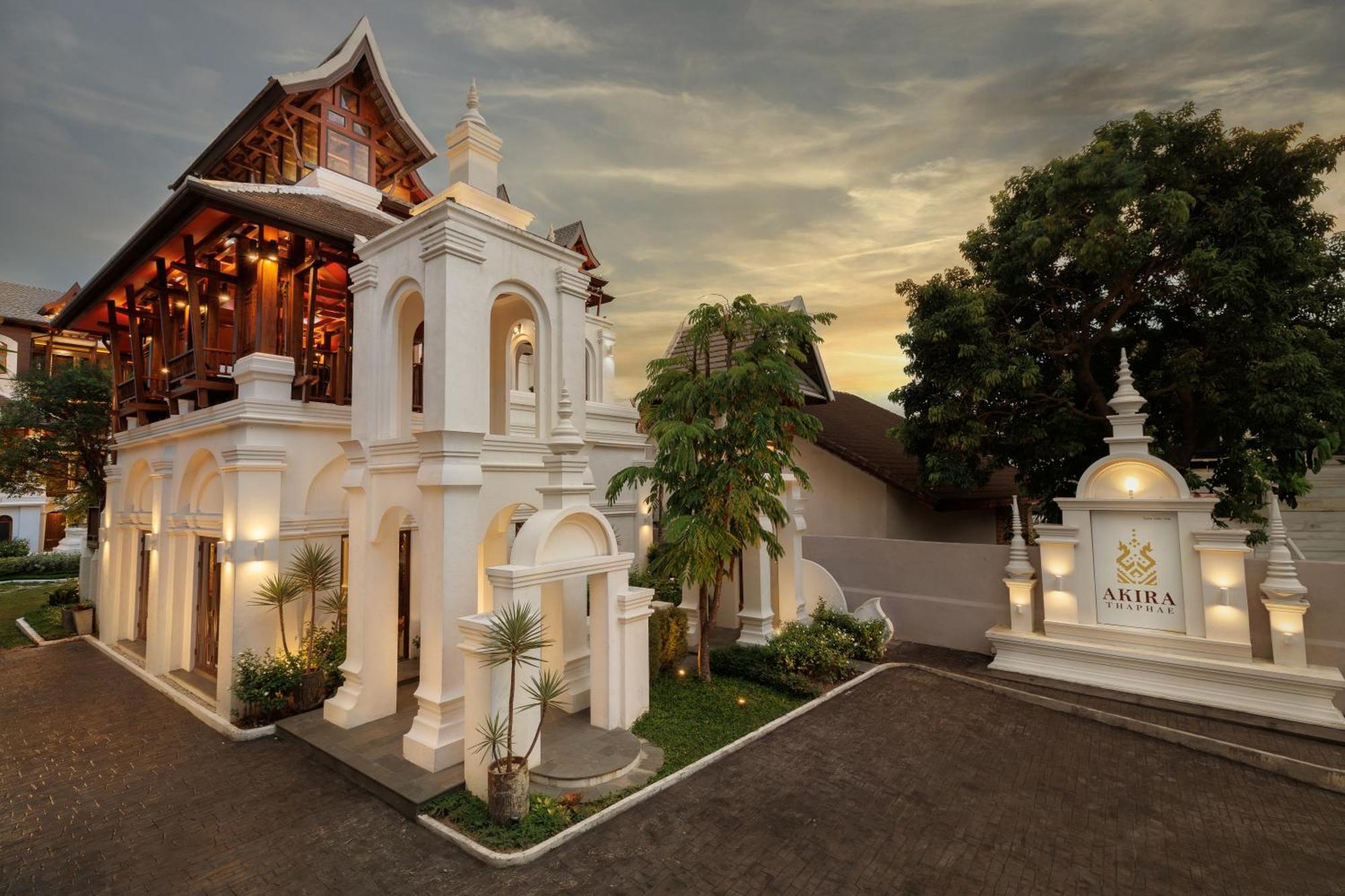 Akira Thaphae Hotel Чиангмай Экстерьер фото